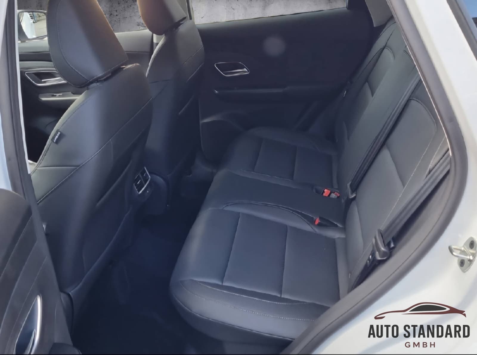 MG ZS Hybrid+ Luxury - Image 11